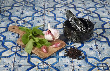 Набір для кави Stößel & Mörtel: ступка та товкачок з чорного мармуру