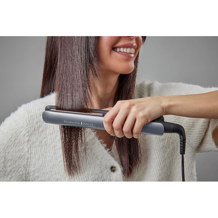 Випрямляч для волосся Remington S8540 Keratin Protect: керамічне покриття з кератином та мигдалевою олією, LCD-дисплей, 10 температурних режимів (150-230°C), 110 мм, чорний