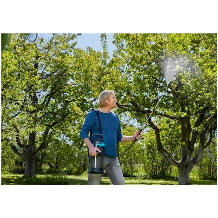 Обприскувач садовий Gardena Comfort 5 л з насосом, наплічним ременем, запобіжним клапаном і фіксацією ручки для рослин