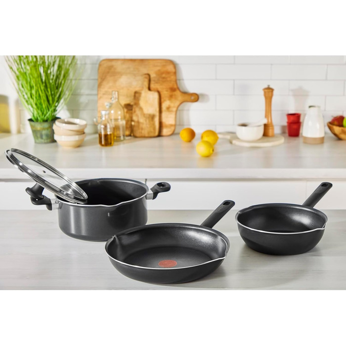 Сковорода Tefal Day by Day On 32 см з антипригарним покриттям, чорна (B56408)