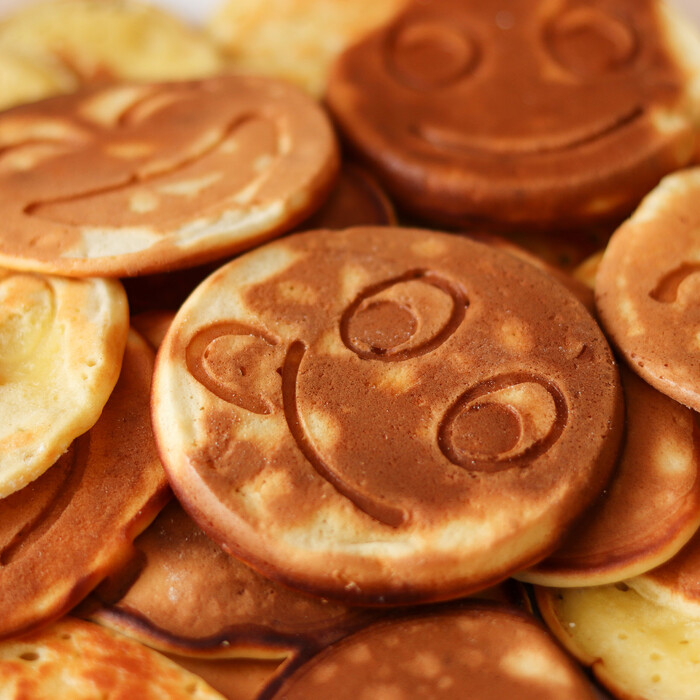 Relaxdays Pancake Pan with Faces