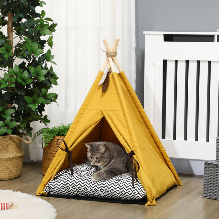 PawHut Будиночок для котів Tipi-намет, ліжко для собак з подушкою, з неслизьким покриттям, з іграшковим м'ячиком, з соснового дерева, для використання в приміщенні, жовтого кольору | Aosom