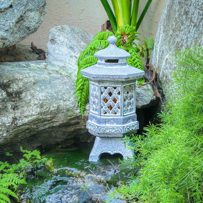 TERESA'S COLLECTIONS Outdoor Garden Decor Japanese Stone Lantern Pagoda Statue Solar Light Resin Garden Figure Zen Garden Decor for Outdoors Patio Yard Gifts for Women