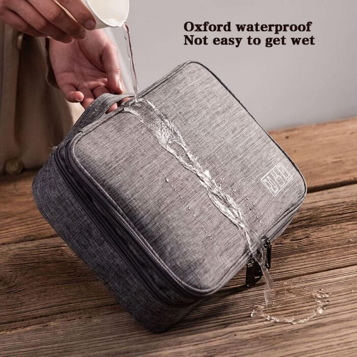 Сумка для подорожей з організацією, сіра. З металевим гачком для підвішування.