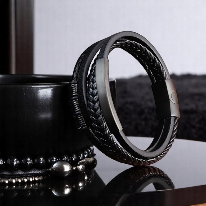 Чоловічий шкіряний браслет Lecerto, чорний, регульований (22 см) з гравіюванням