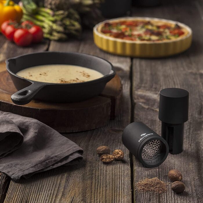 Мельниця для спецій Microplane Schwarz - для мускатного горіха, кориці, тонкої бобів, довгої перцю та інших сухих спецій