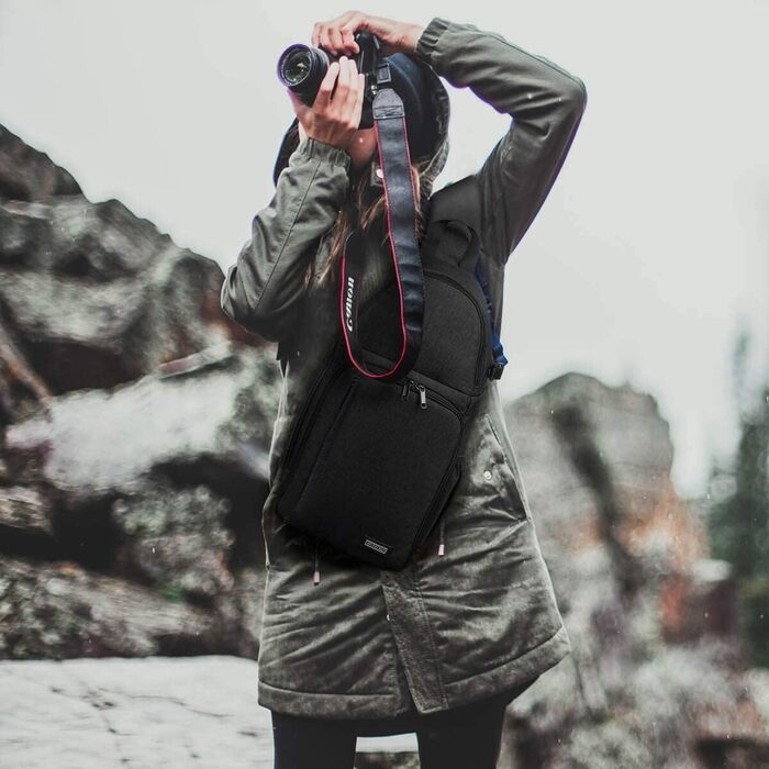 Сумка для камери CADeN: зручна нагрудна сумка-слінг для Canon, Nikon, Sony, Pentax DSLR/SLR камер зі штативом