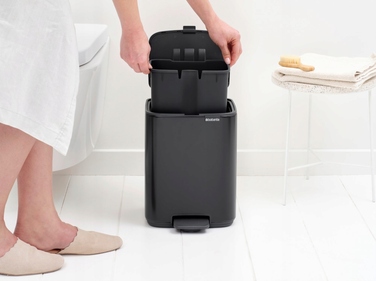 Сміттєвий кошик з педаллю BRABANTIA Bo, 7 л, матовий чорний