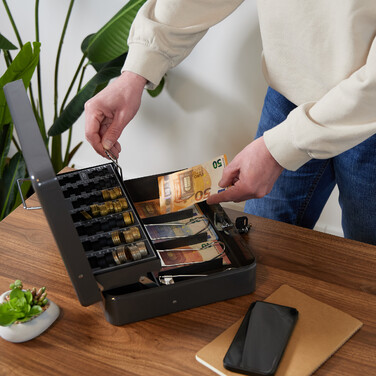 Cash Box з дошкою для підрахунку євромонет