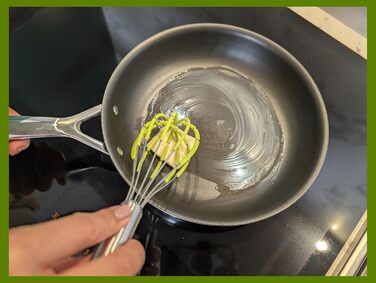 Силіконовий вінчик для збивання з лопатками, нержавіюча сталь 18/10, з антипригарним покриттям, безпечний для сковороди, ергономічна ручка, ідеальний для змішування, збивання та перемішування, 27,9 см (зелений)