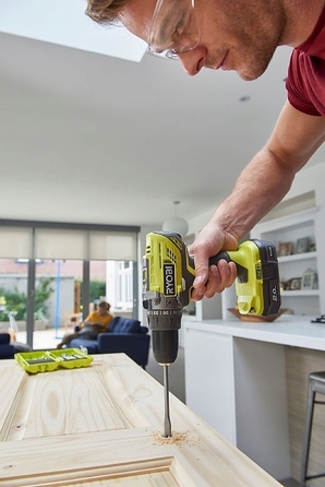 Акумуляторний ударний дриль-шурупокрут Ryobi 18 V 2 Ah 50 Nm