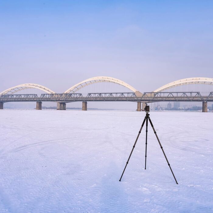 Штатив Pyramid Carbon з кульковою головкою для панорамної зйомки, без центральної колони, 147 см, 2 кг, вантажопідйомність 20 кг, діаметр труби 32 мм