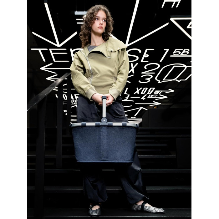 Сумка-шопер Reisenthel Carrybag Twist Navy – великий об'єм, практична внутрішня кишеня, водонепроникний дизайн