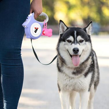 Висувна собача повідка з LED-підсвіткою, 5 м, з пакетиками для збору екскрементів, для собак малого та середнього розміру до 25 кг, система гальма та фіксації, ергономічна ручка (фіолетовий)