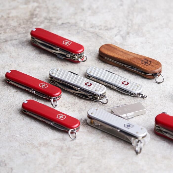 Мультитул Victorinox Jetsetter: швейцарський ніж з 7 функціями, магнітна викрутка Phillips, відкривачка для пляшок