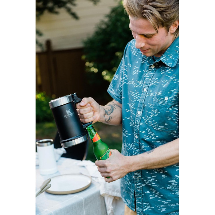 Беркріг Stanley з відкривачем, 680 мл, ізольований, зелений (Hammer Tone Green)