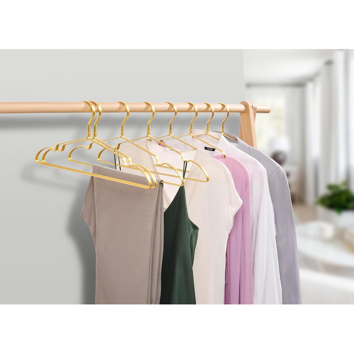 Amber Home 20-Piece 42cm Lightweight Aluminum Iron Clothes Hangers, Matte Gold Metal Clothes Hangers with Non-Slip Groove for Suit, T-Shirt, Shirt, Jacket, Dress, Pants