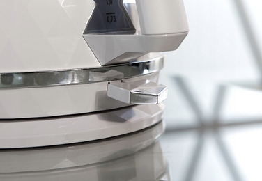 Електричний чайник De'Longhi Brillante KBJX2001W, 2000 Вт, 1,7 л, білий